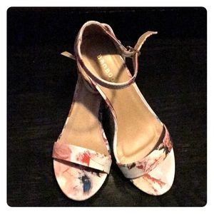 Bamboo floral sandals